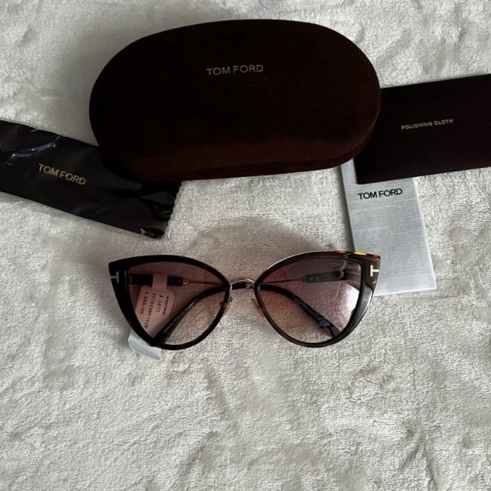 NWT | TOM FORD | cat eye sunglasses - Picture 1 of 7
